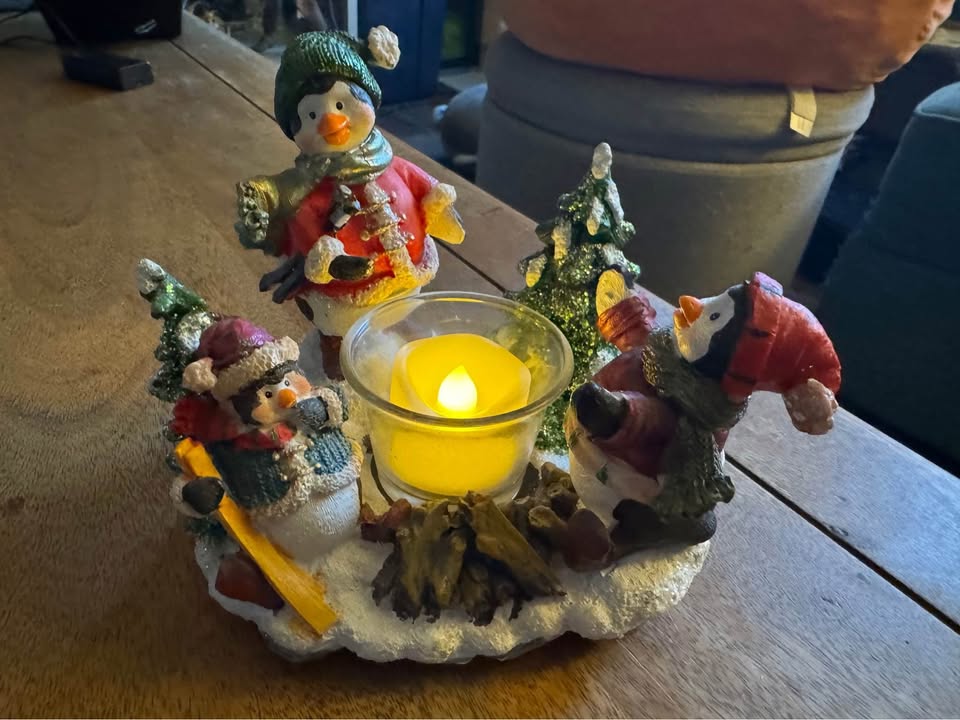 Cute Christmas candle holder with penguins - photo 4