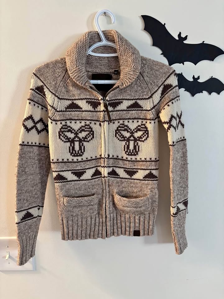 Aritzia TNA Sweater Size Small
