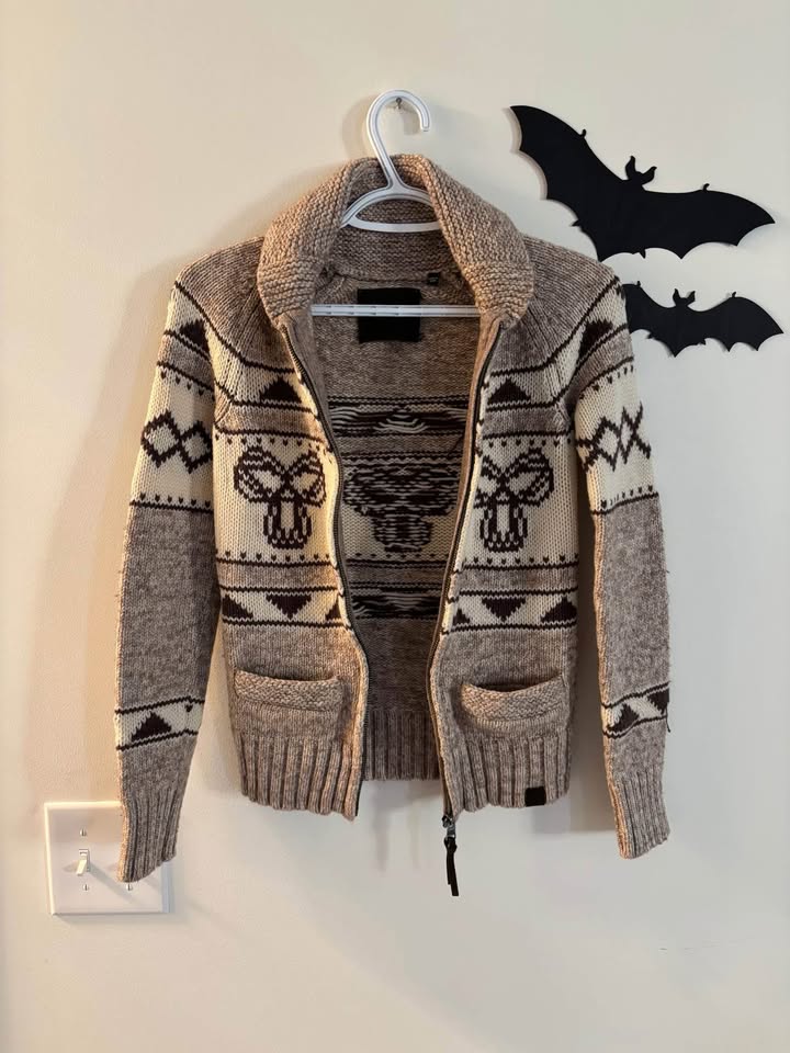 Aritzia TNA Sweater Size Small - photo 2