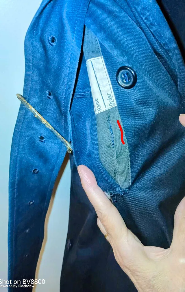 Ladies Burberry Trench Coat image indicator(5)