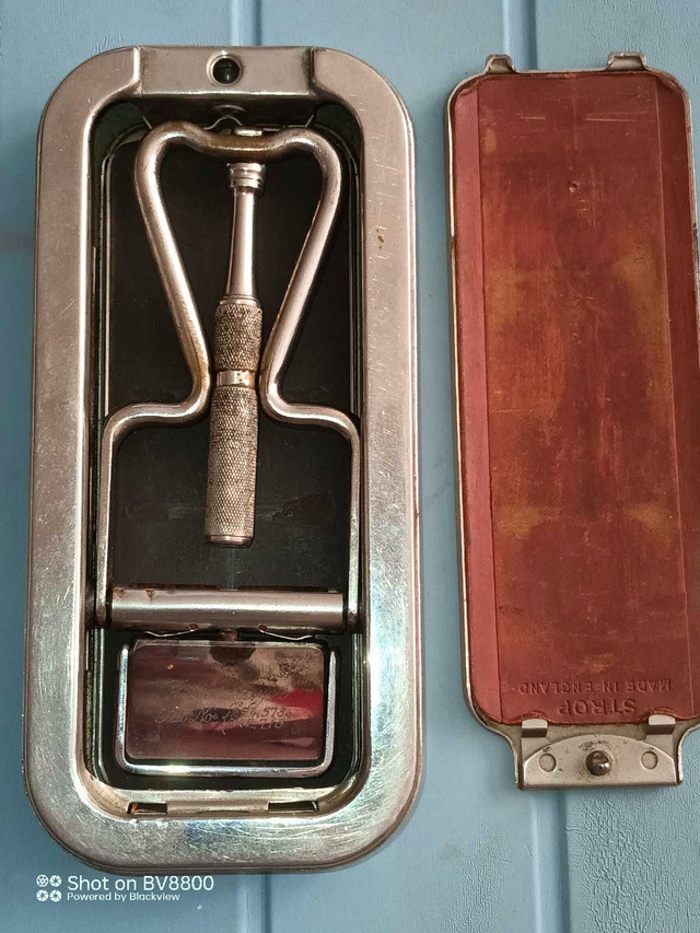 Vintage Rolls Razor - photo 2