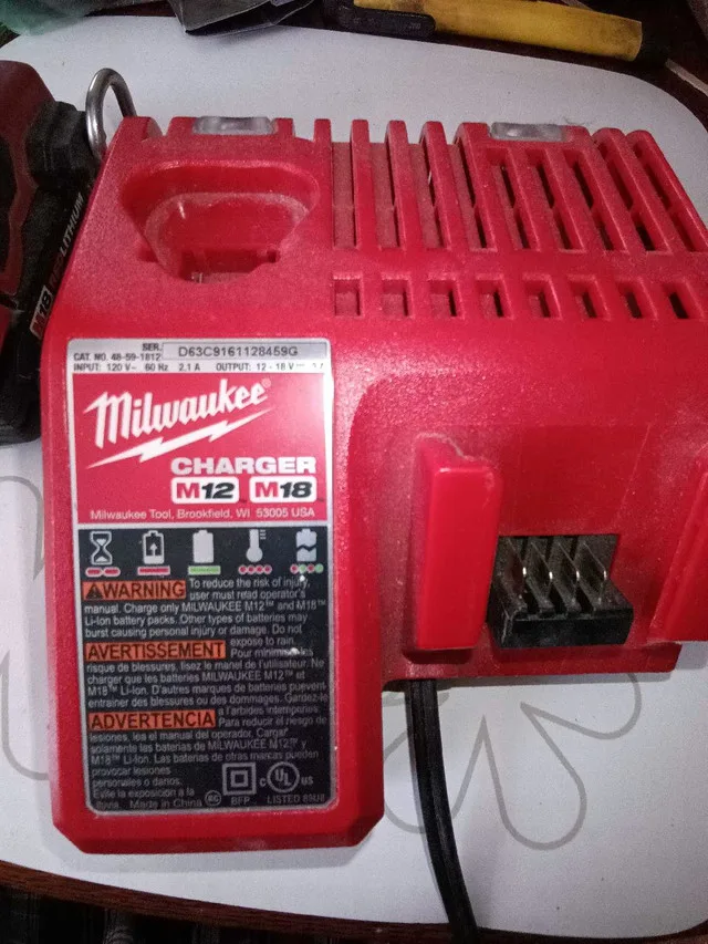 Milwaukee Impact Wrench image indicator(2)