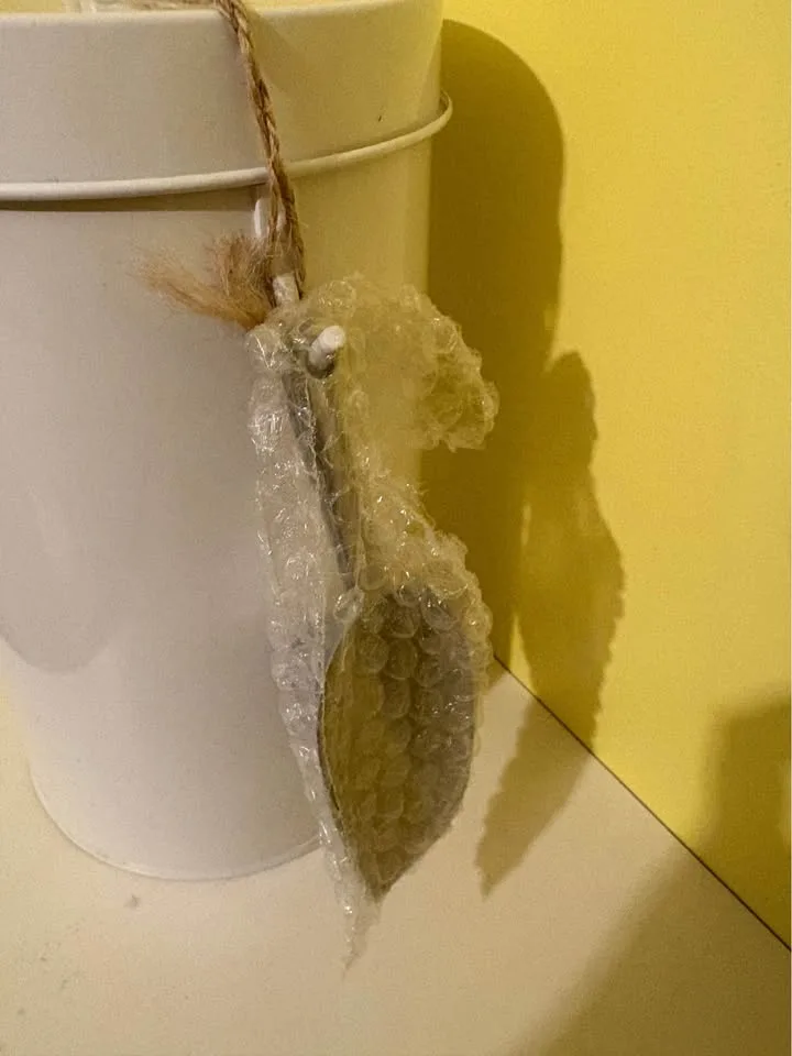 Decorative bird seed bucket. image indicator(2)