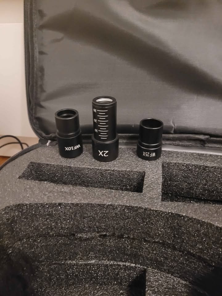 Microscope with carrying case and cellphone attachment - photo 2