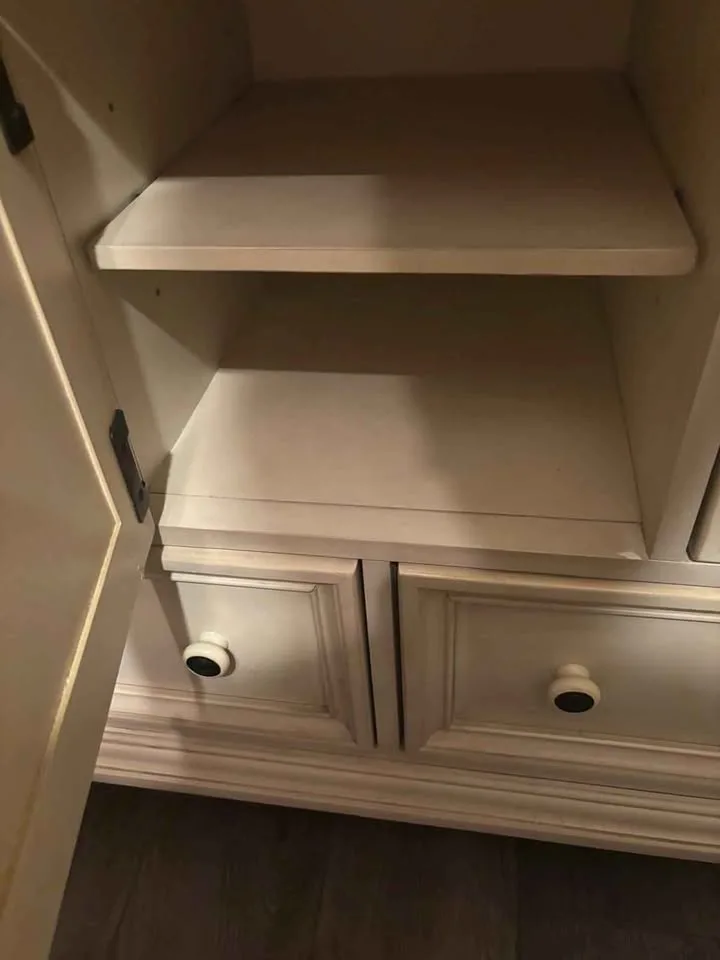 DRESSER FOR SALE image indicator(4)