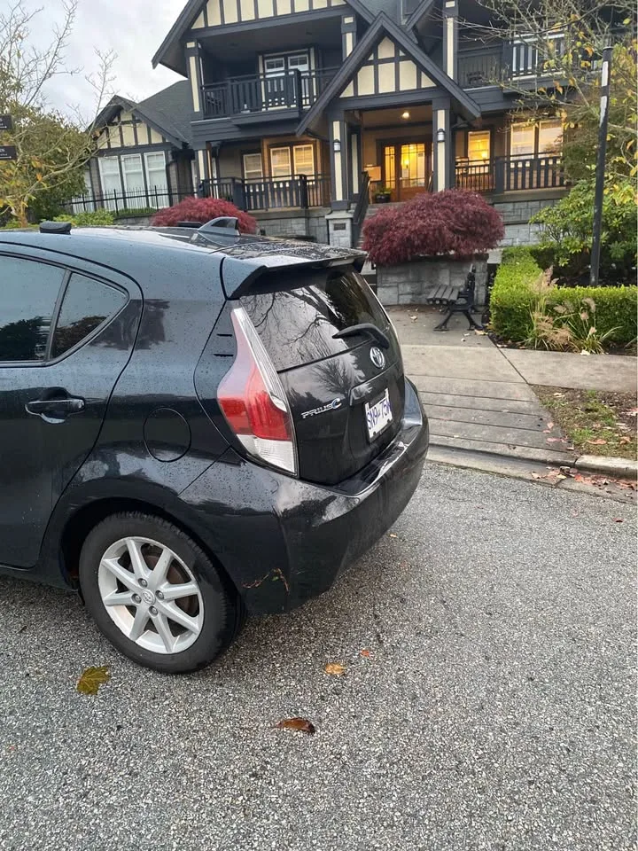 2015 Toyota Prius c image indicator(4)