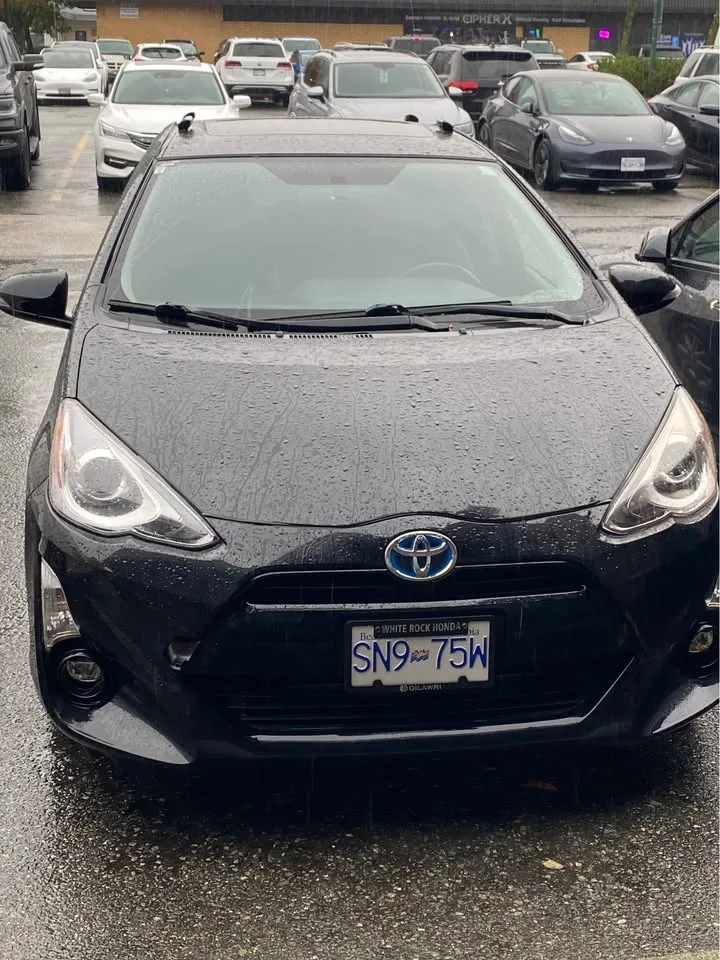 2015 Toyota Prius c image indicator(7)