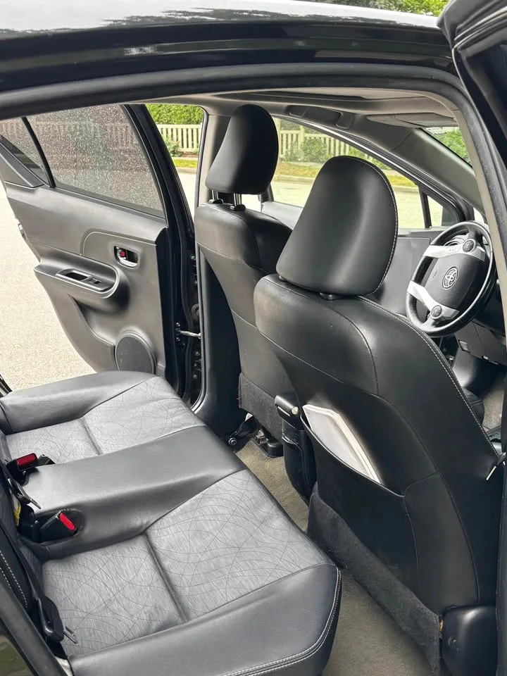 2015 Toyota Prius c image indicator(9)