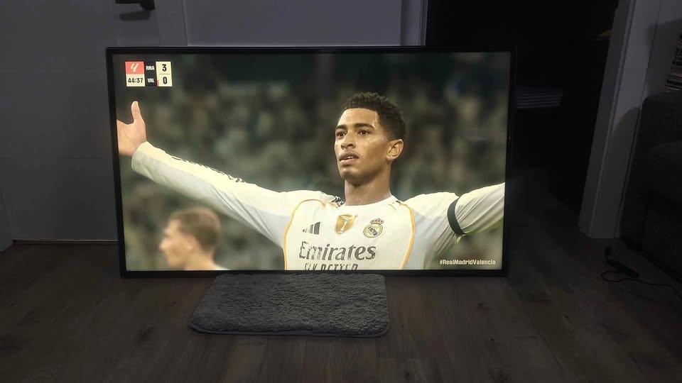 60" Samsung TV - photo 4