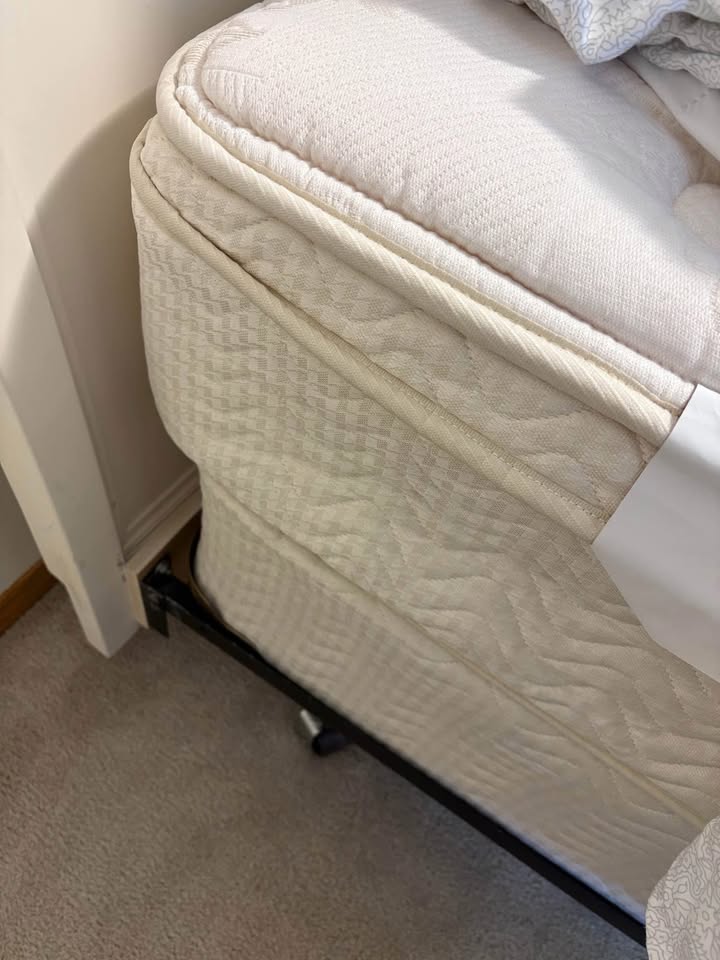Complete twin bed set - photo 2