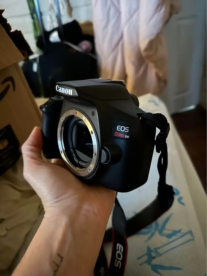 Canon Rebel T5i and T6 plus lens and bags image indicator(2)