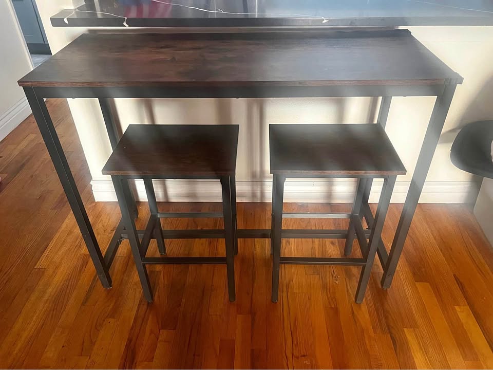 High top counter table w/ stools