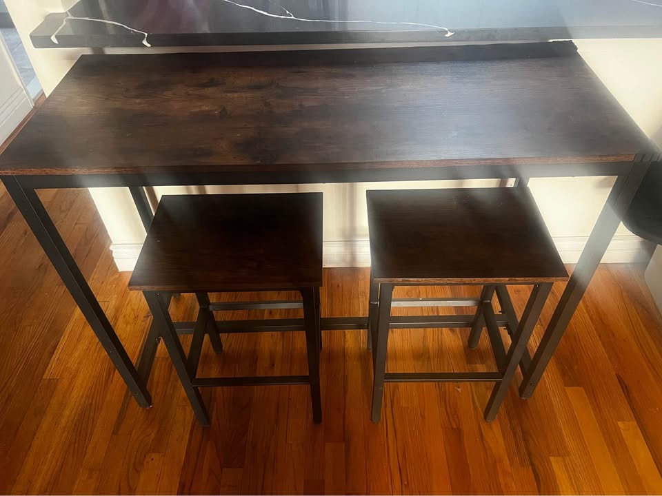 High top counter table w/ stools - photo 2