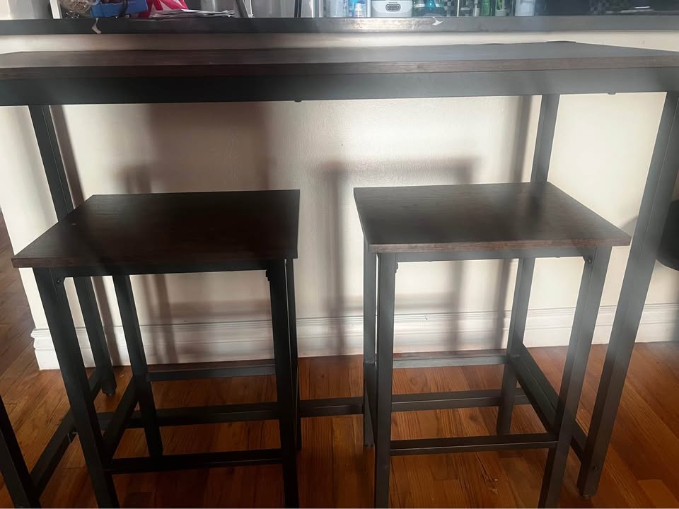 High top counter table w/ stools - photo 3