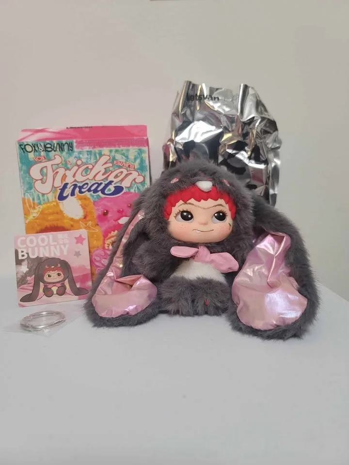 Wakuku Cool Bunny Plush Pendant image indicator(2)