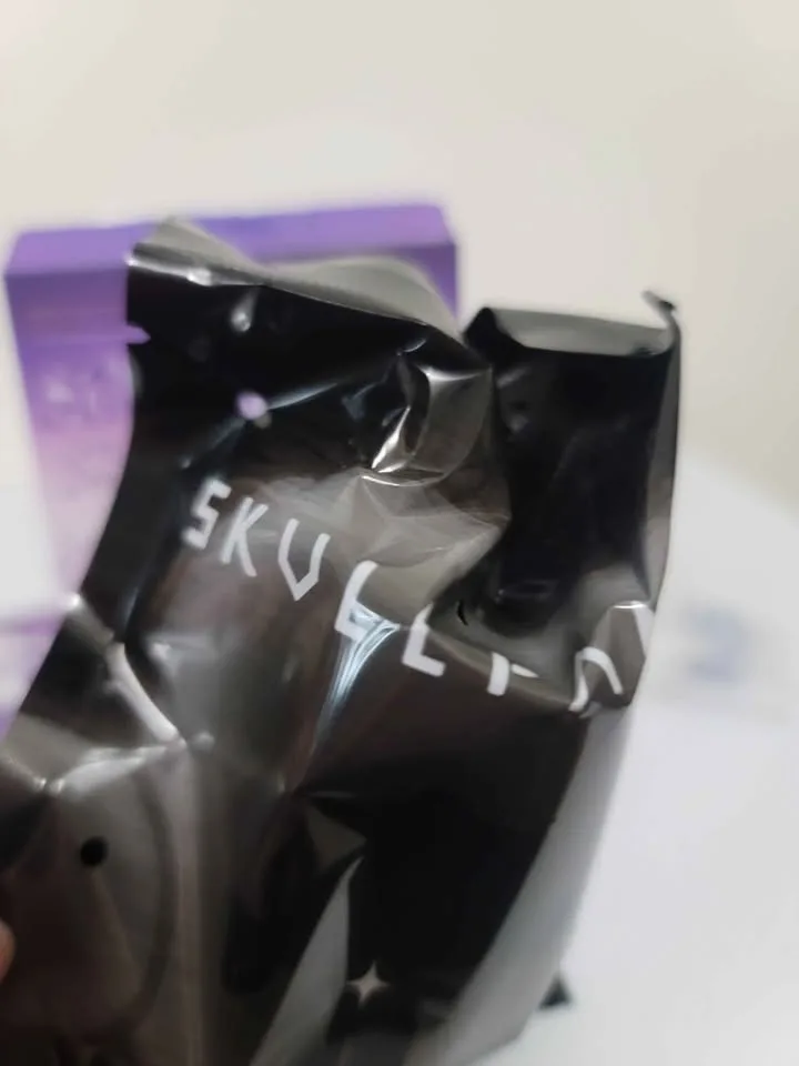 Popmart Skullpanda The Sound - The Pensiveness figure image indicator(2)