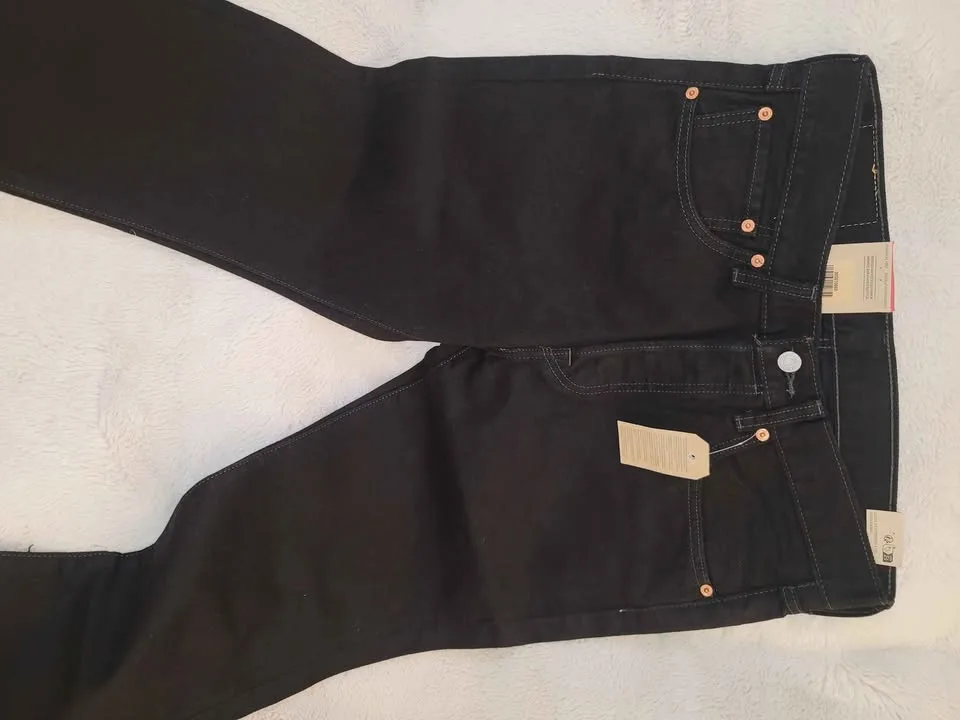 NEW Men's 31x32 Levi's Straight Leg Black denim jean image indicator(4)