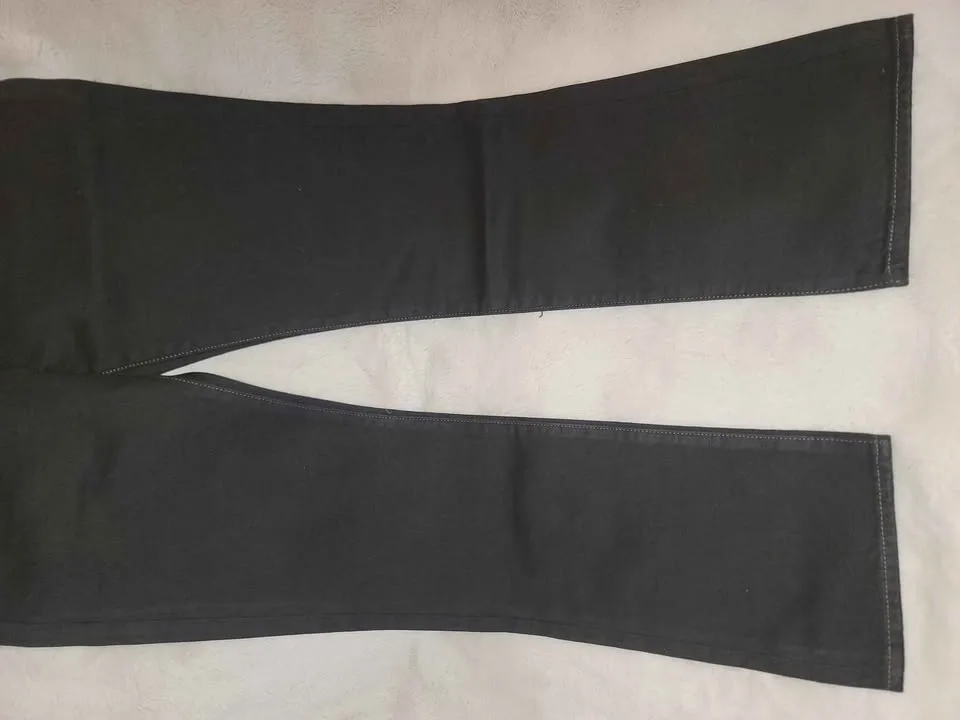 NEW Men's 31x32 Levi's Straight Leg Black denim jean image indicator(7)