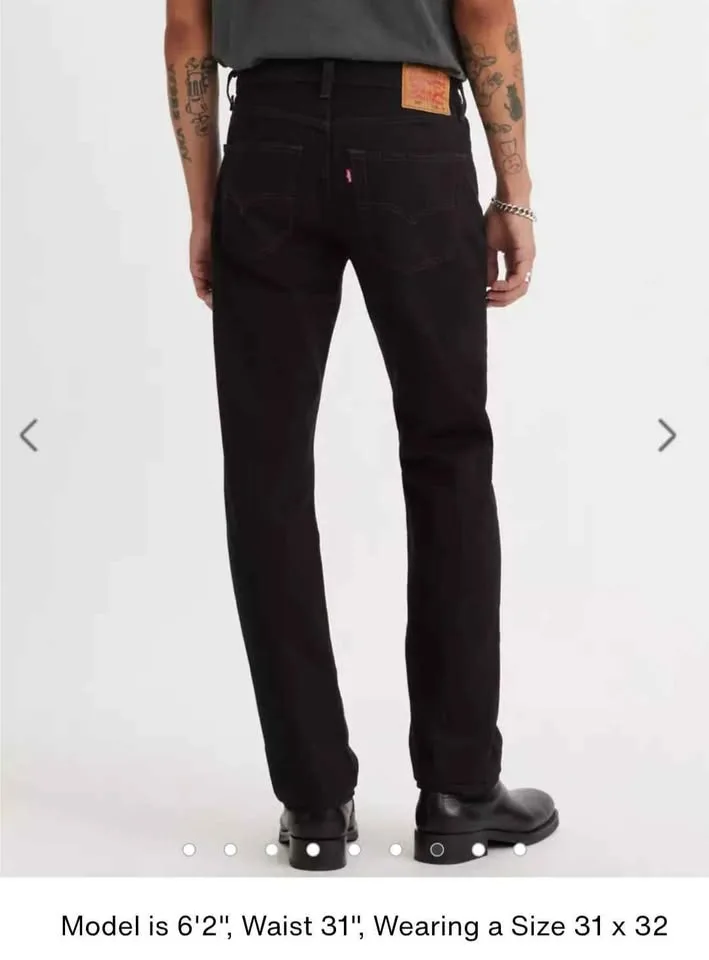 NEW Men's 31x32 Levi's Straight Leg Black denim jean image indicator(8)