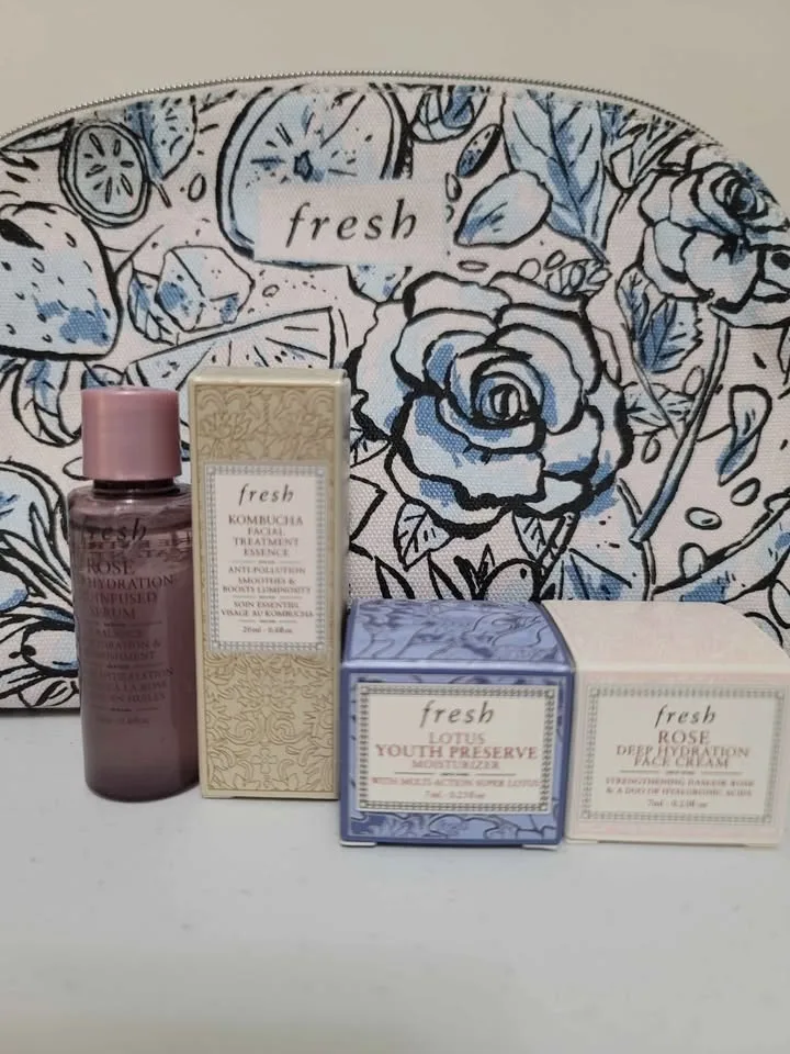 New Fresh Skincare Bundle image indicator(2)