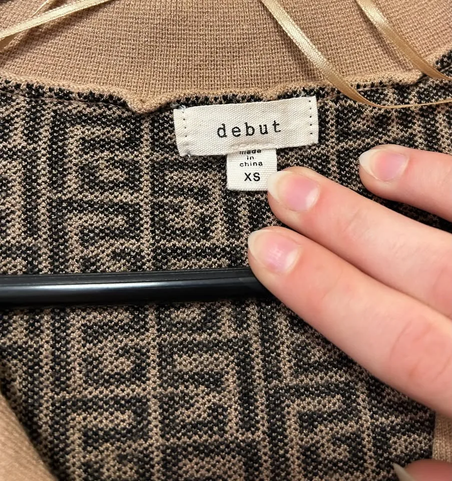 Brown/Tan Collared Knit Top image indicator(3)