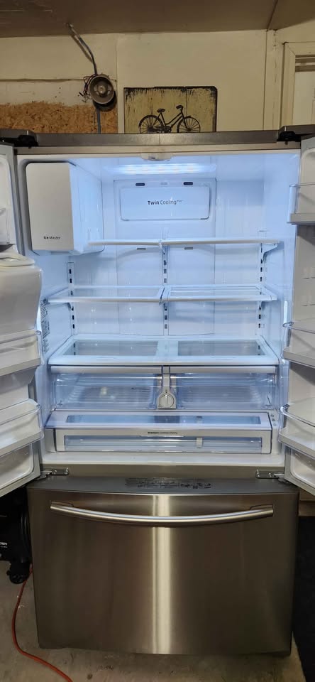 Samsung French Door Fridge - photo 4