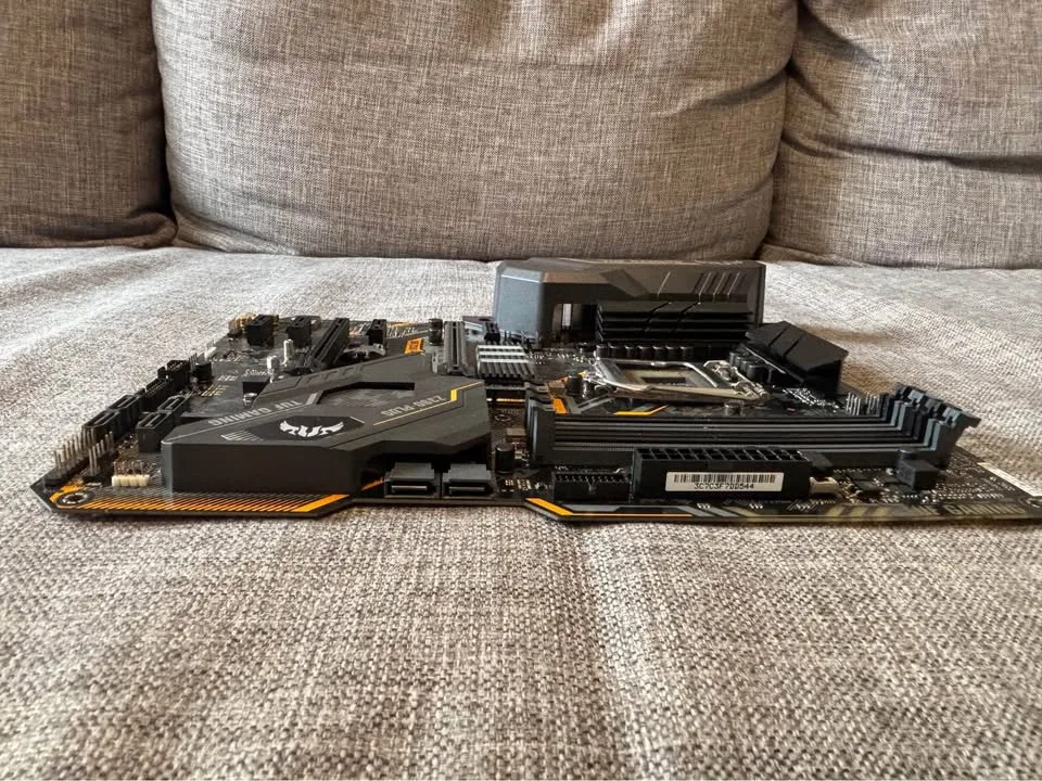 ASUS TUF Z390-PLUS Gaming (Wi-Fi) ATX Motherboard image indicator(2)