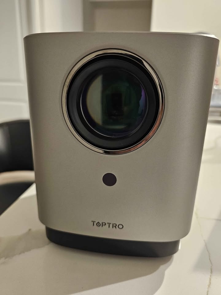 TOPTRO Portable Projector - photo 2