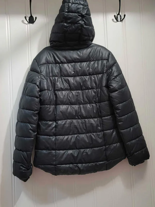 Black Winter Puff jacket image indicator(2)