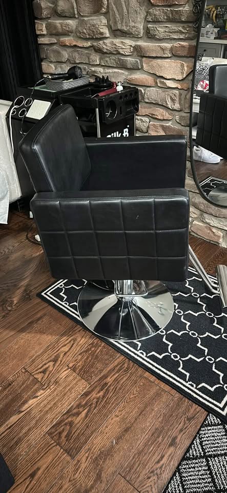 Leather chair - photo 2