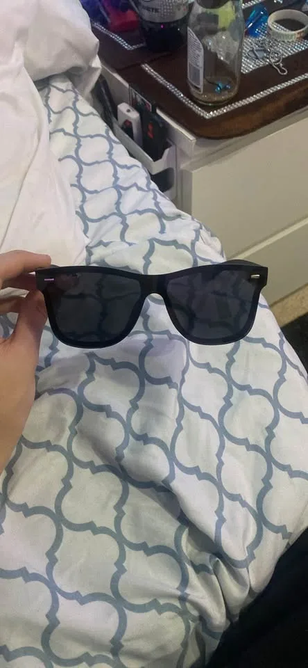 Adidas glasses image indicator(2)