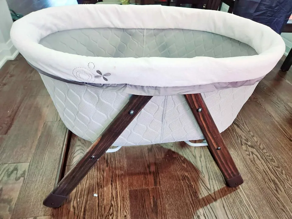 Ingenuity Foldaway Rocking Wood Bassinet