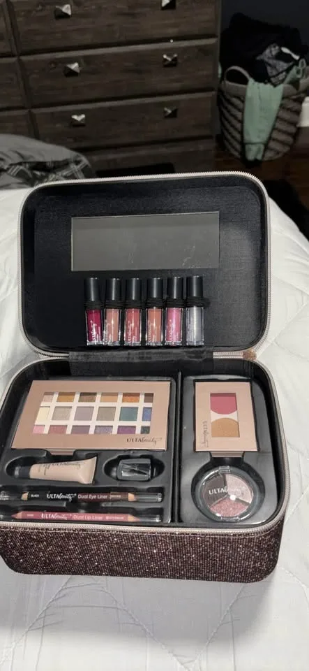 Ulta Beauty Makeup Collection image indicator(2)