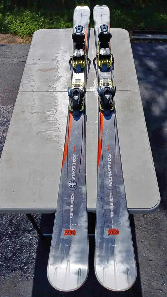 Salomon Scrambler 7 Pilot Skis + S710 Bindings