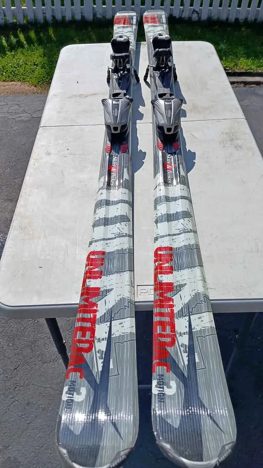 VOLKL AC 3 MOTION Skis + Marker Motion Binding
