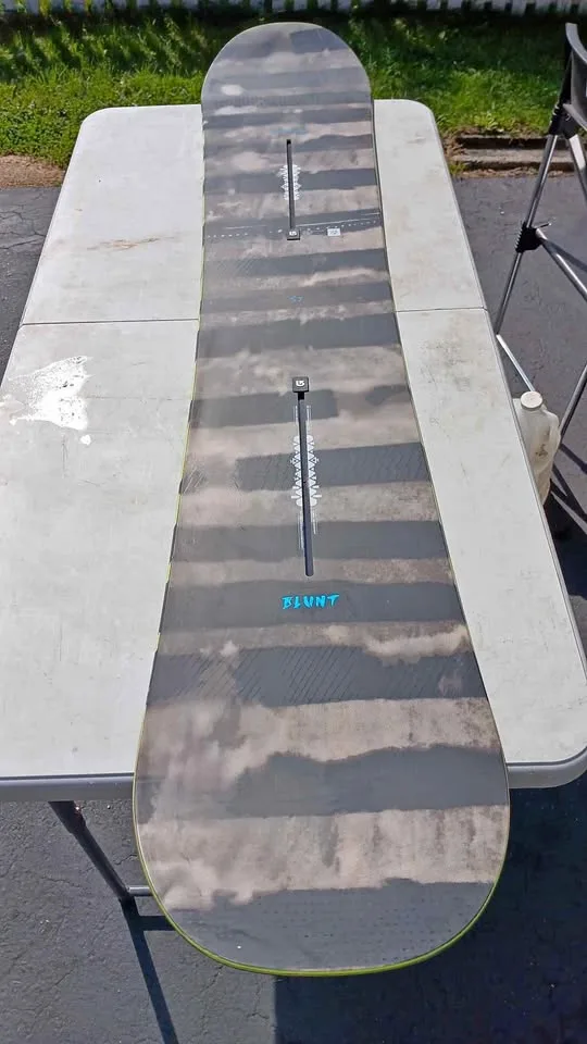 BURTON BLUNT 157 FLYING SNOWBOARD