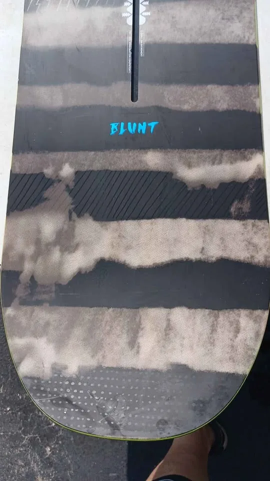 BURTON BLUNT 157 FLYING SNOWBOARD image indicator(2)