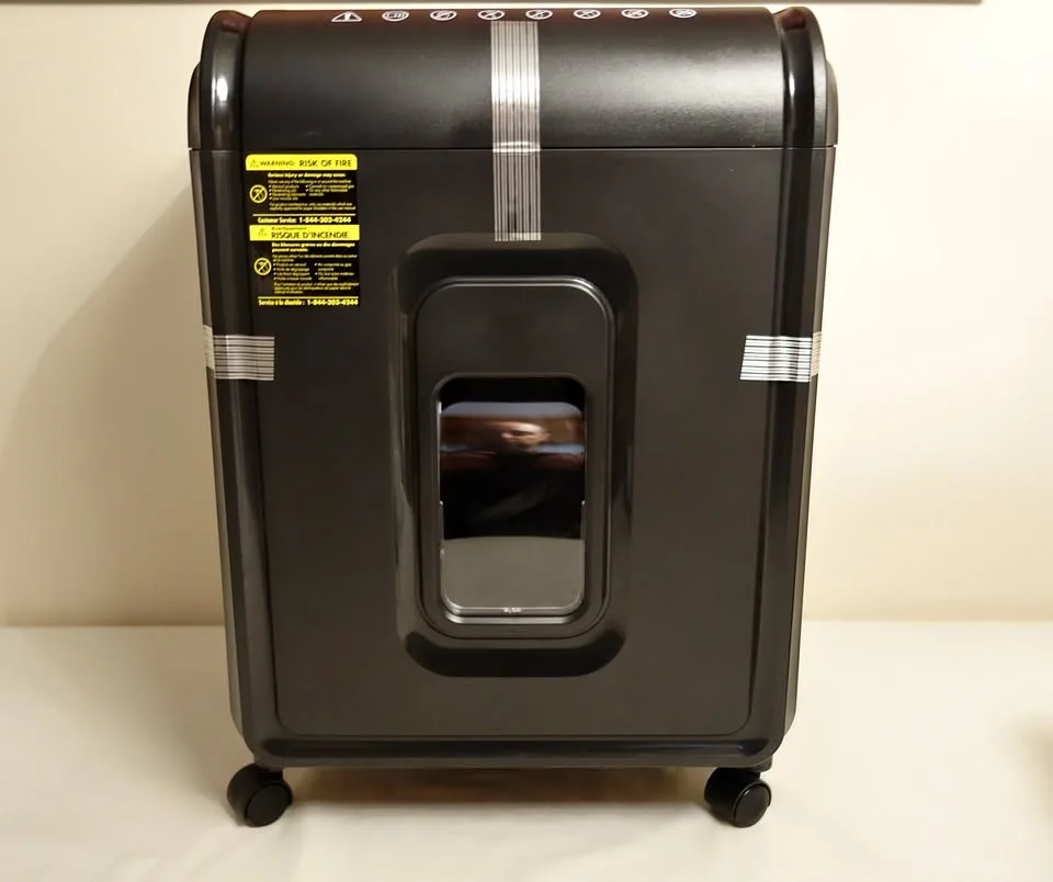 Amazon Basics 12-Sheet Micro-Cut Shredder thumbnail