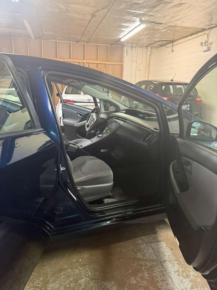 2013 Toyota prius two - photo 3