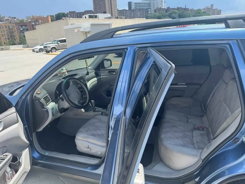 2010 Subaru Forester · 2.5i Sport Utility 4D image indicator(5)