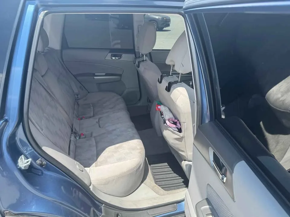 2010 Subaru Forester · 2.5i Sport Utility 4D image indicator(7)