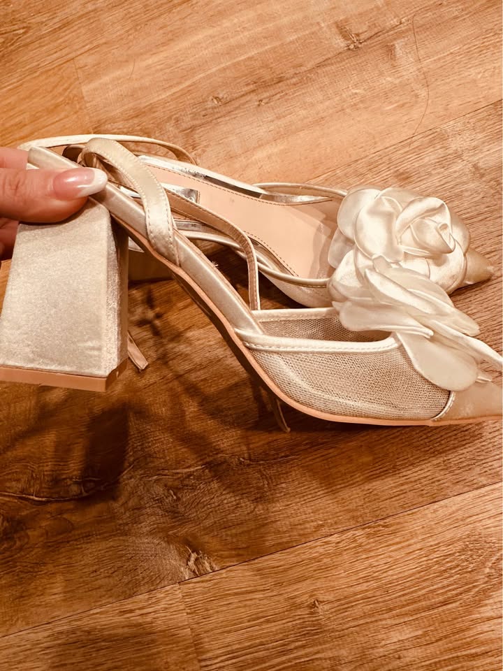 Satin Rosette High Block Heels - photo 2