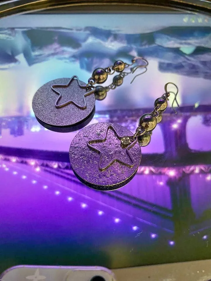 Dangle earrings thumbnail