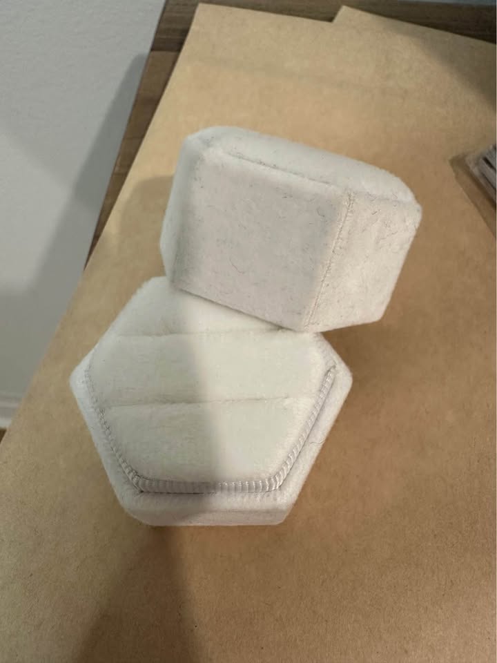 Two slot white velvet ring box - photo 3