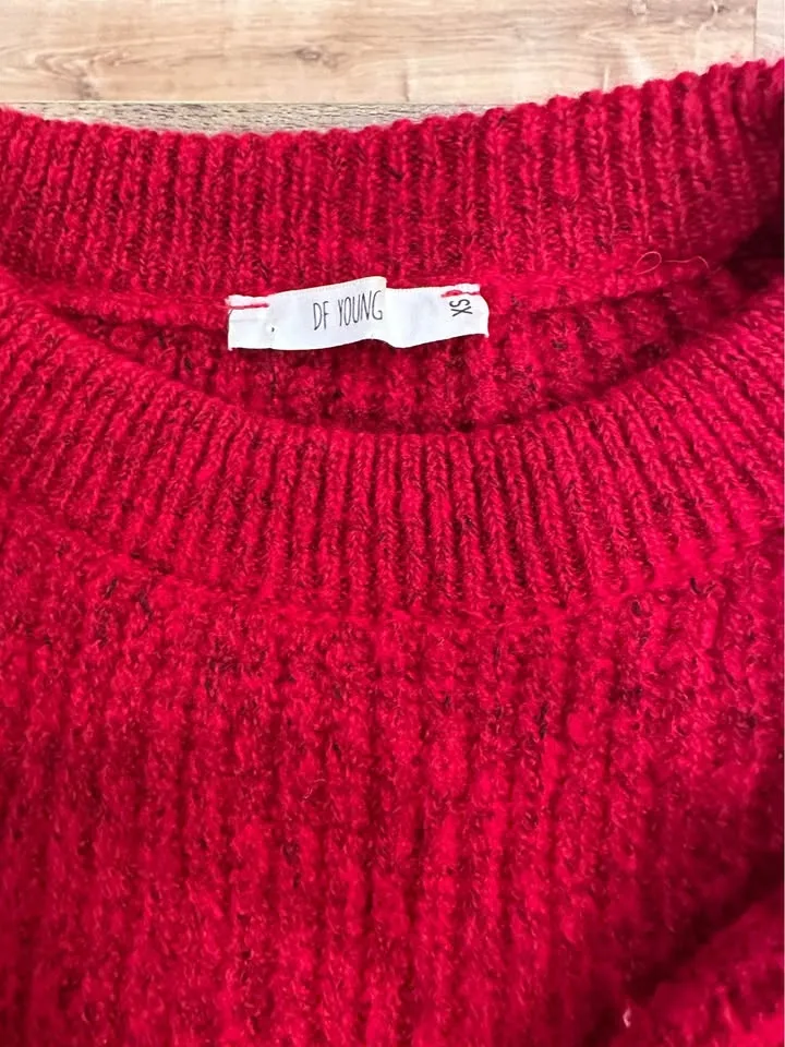 De facto Red Knit Sweater image indicator(2)
