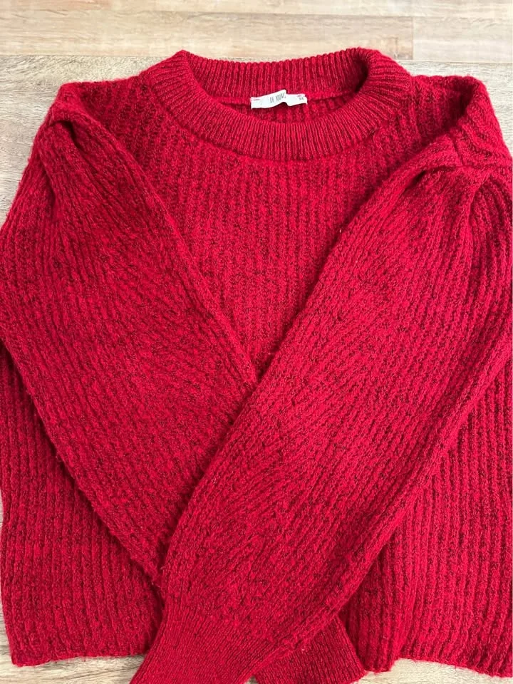 De facto Red Knit Sweater image indicator(3)