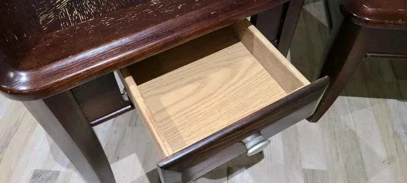 Solid wood, beautiful coffee table plus 2 end tables image indicator(3)