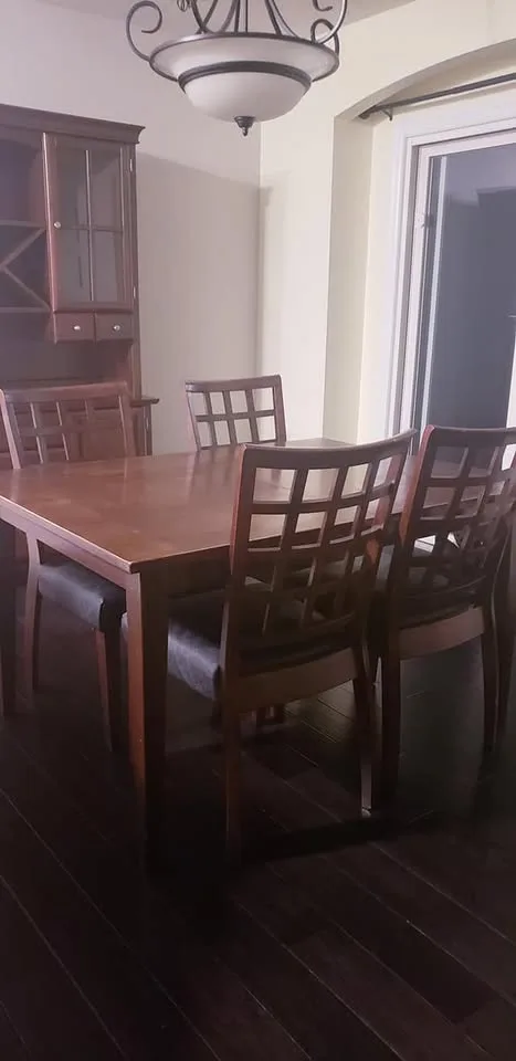 Buffet, hutch and table with leaf image indicator(9)