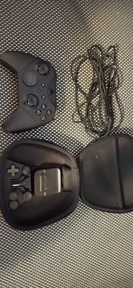 XBOX 2 ELITE CONTROLLER IN BRAND NEW CONDITION - photo 2
