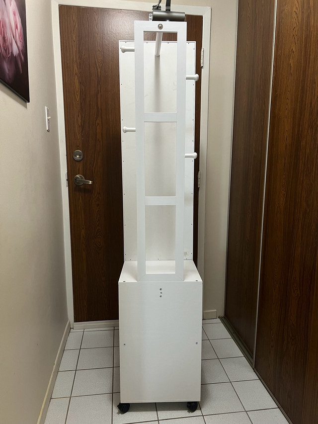 Mirror jewelry/makeup cabinet with lock - photo 4